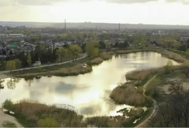 Поле замість водойми: у мережі показали, що залишилось від озера в Сєвєродонецьку