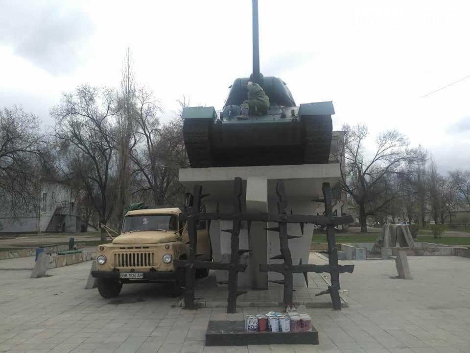 В Северодонецке обновляют танк Т-34 (фото), фото-1 В Северодонецке обновляют танк Т-34 (фото), фото-1