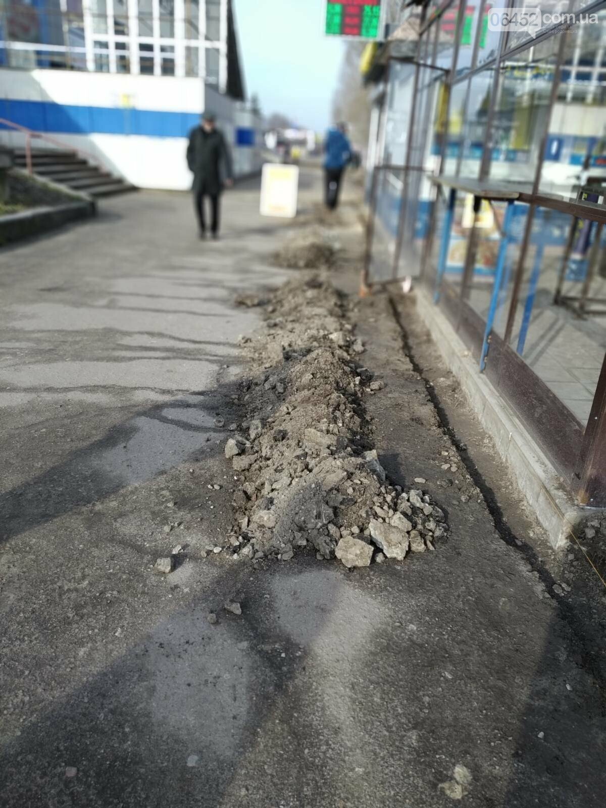 Сегодня началась реконструкция тротуара возле ЦУМа, фото-2 Сегодня началась реконструкция тротуара возле ЦУМа, фото-2