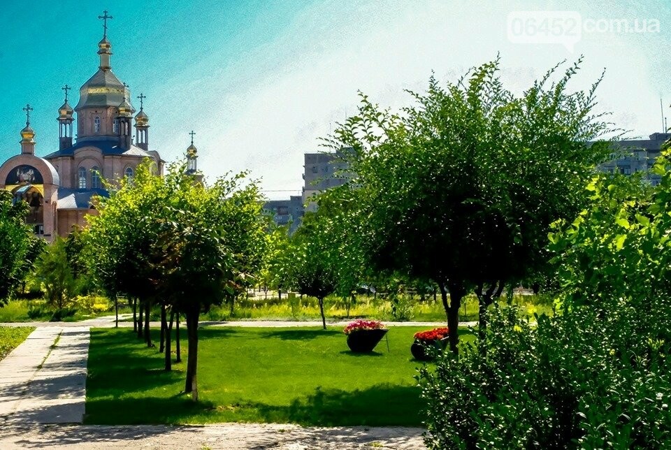 Северодонецкий сквер-оазис продолжает расцветать, фото-2 Северодонецкий сквер-оазис продолжает расцветать, фото-2
