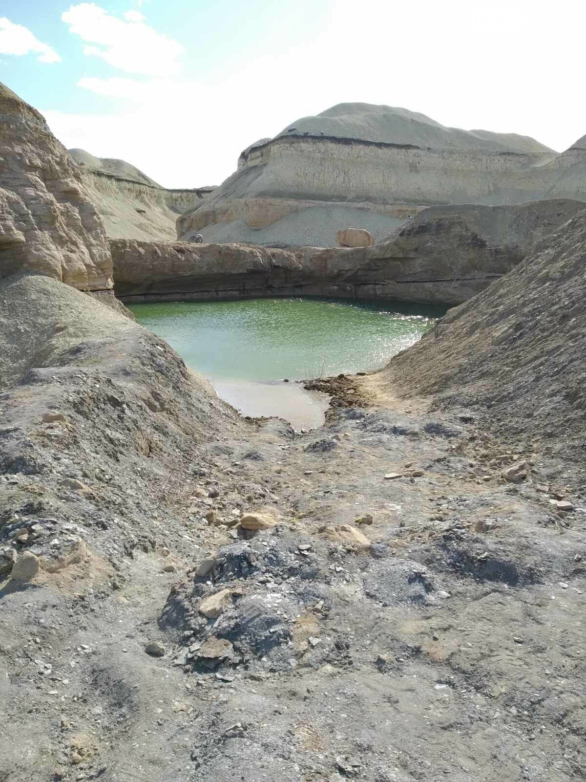 На Луганщине нелегальная копанка превратилась в ландшафтную..., фото-5 На Луганщине нелегальная копанка превратилась в ландшафтную достопримечательность, фото-5