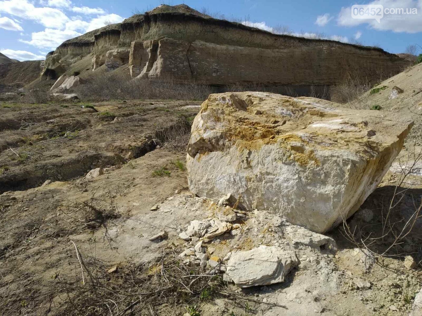 На Луганщине нелегальная копанка превратилась в ландшафтную..., фото-4 На Луганщине нелегальная копанка превратилась в ландшафтную достопримечательность, фото-4