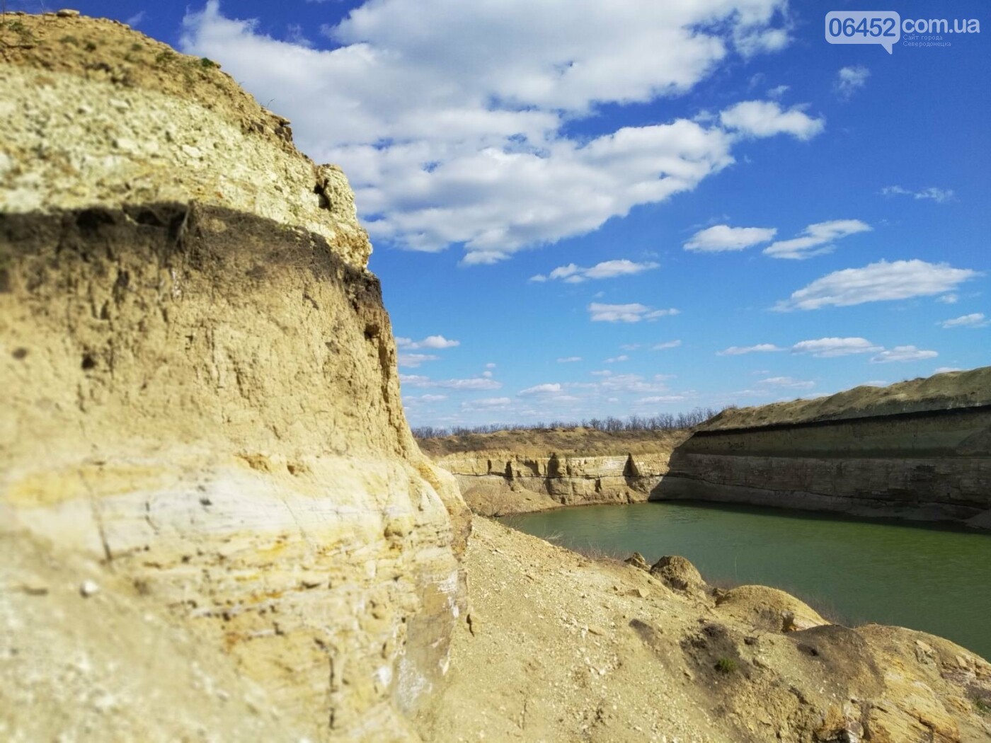 На Луганщине нелегальная копанка превратилась в ландшафтную..., фото-1 На Луганщине нелегальная копанка превратилась в ландшафтную достопримечательность, фото-1