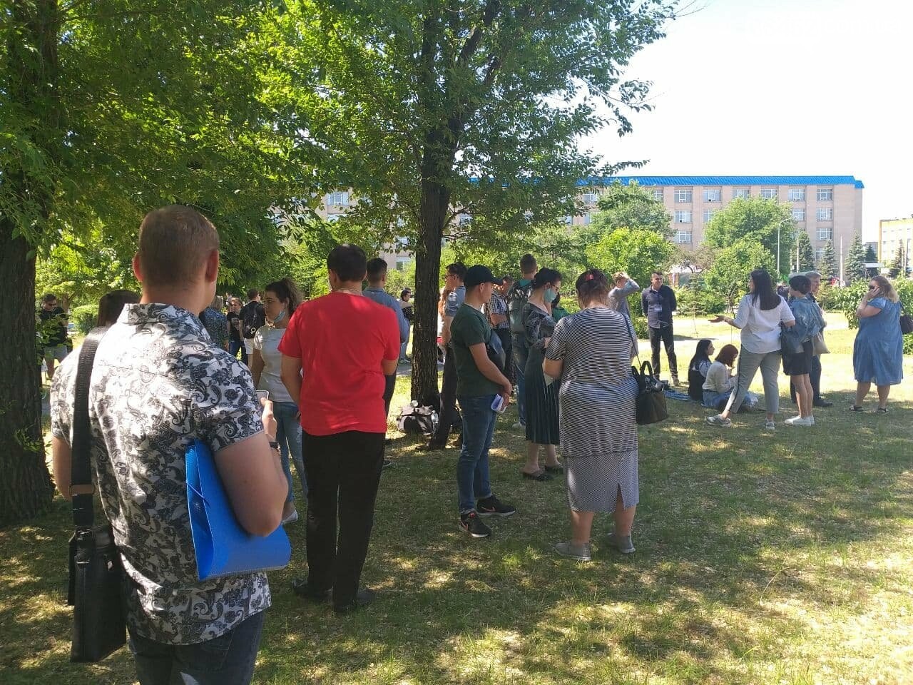 В Северодонецке неизвестный сообщил о минировании корпусов..., фото-21 В Северодонецке неизвестный сообщил о минировании корпусов двух университетов (фото), фото-21