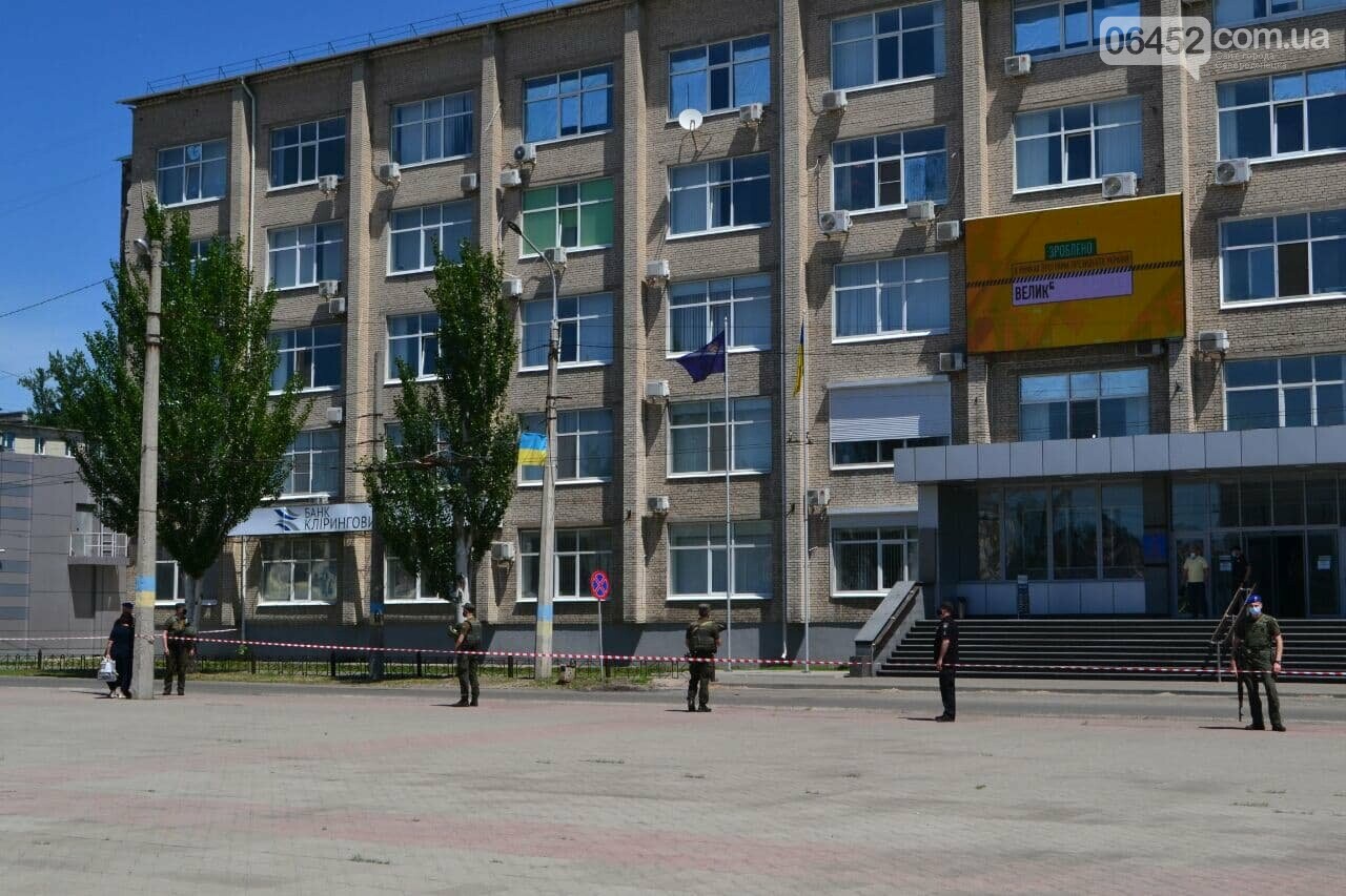 В Северодонецке неизвестный сообщил о минировании корпусов..., фото-3 В Северодонецке неизвестный сообщил о минировании корпусов двух университетов (фото), фото-3
