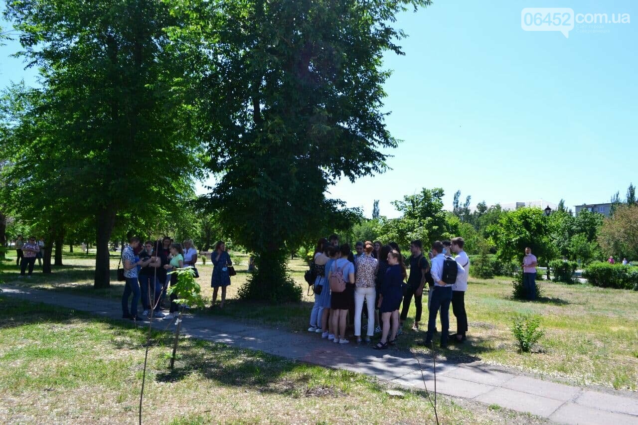 В Северодонецке неизвестный сообщил о минировании корпусов..., фото-15 В Северодонецке неизвестный сообщил о минировании корпусов двух университетов (фото), фото-15