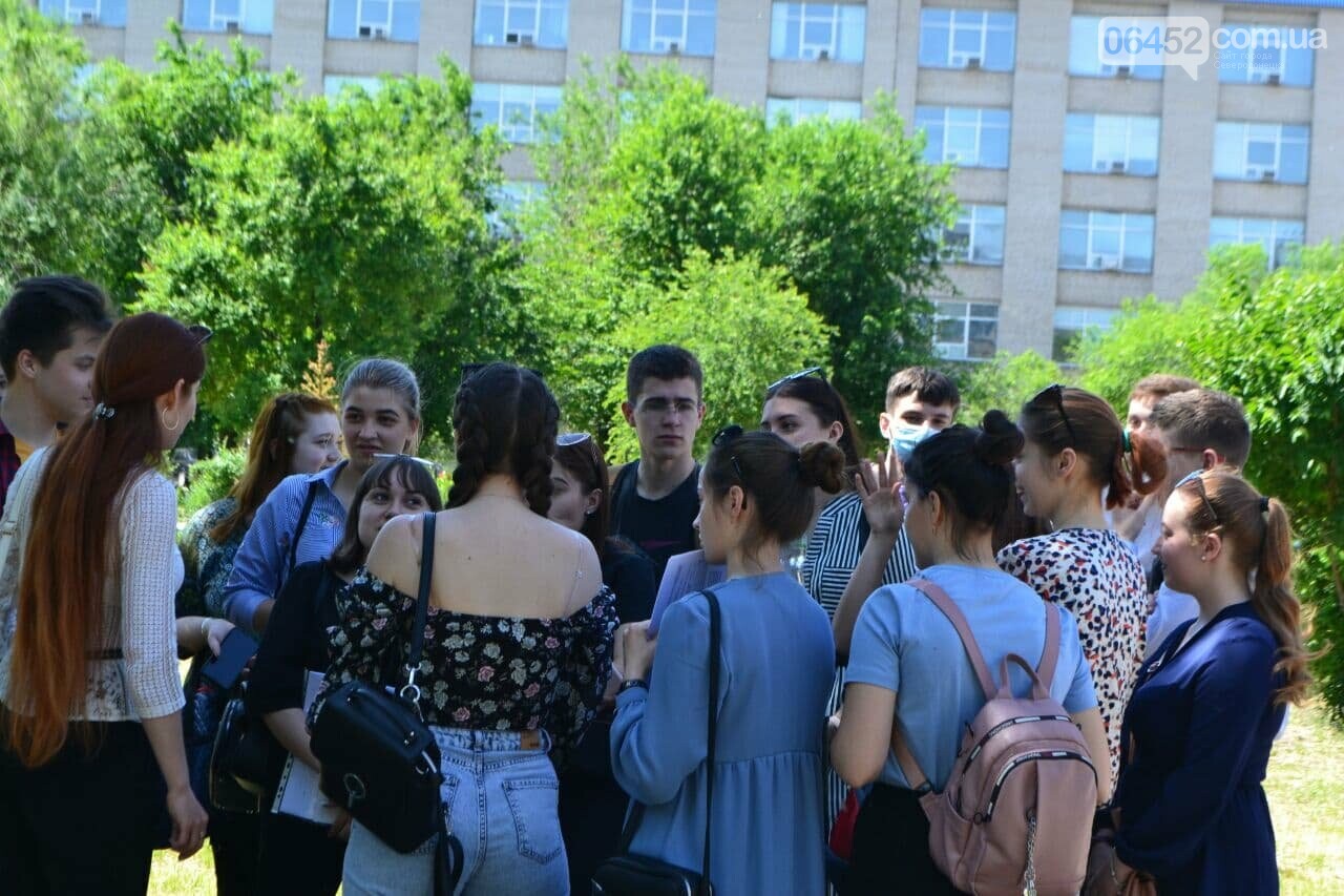 В Северодонецке неизвестный сообщил о минировании корпусов..., фото-17 В Северодонецке неизвестный сообщил о минировании корпусов двух университетов (фото), фото-17