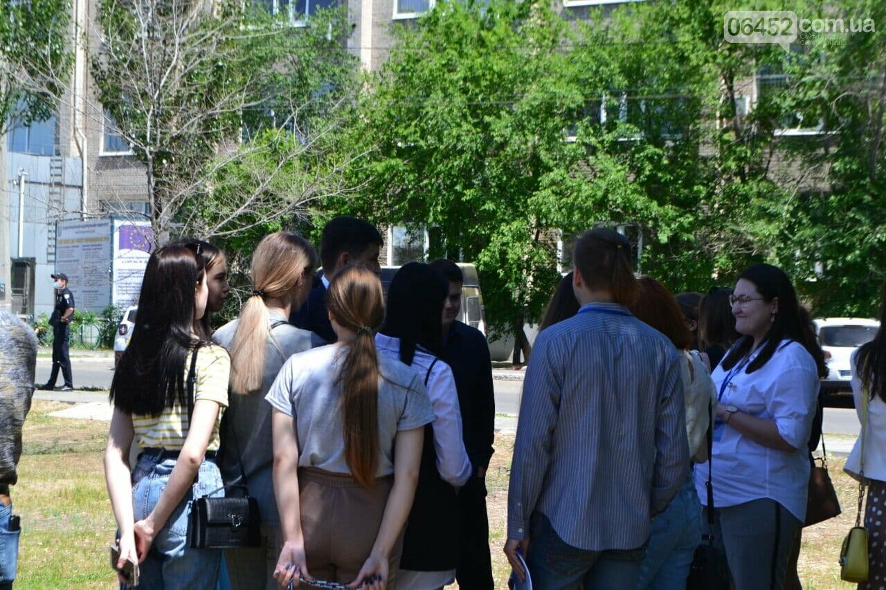 В Северодонецке неизвестный сообщил о минировании корпусов..., фото-18 В Северодонецке неизвестный сообщил о минировании корпусов двух университетов (фото), фото-18