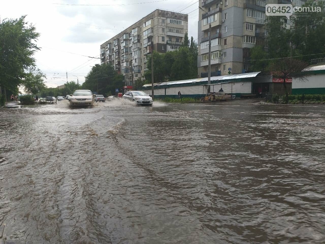 Погода в северодонецке на 10. Ливень в Луганске. Ливень в городе. Ливень фото. Погода в Северодонецке.