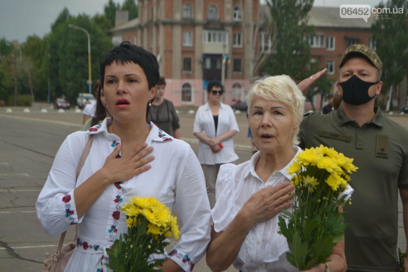 В Северодонецке День освобождения города начали с открытия мемориальной доски (фото) , фото-12