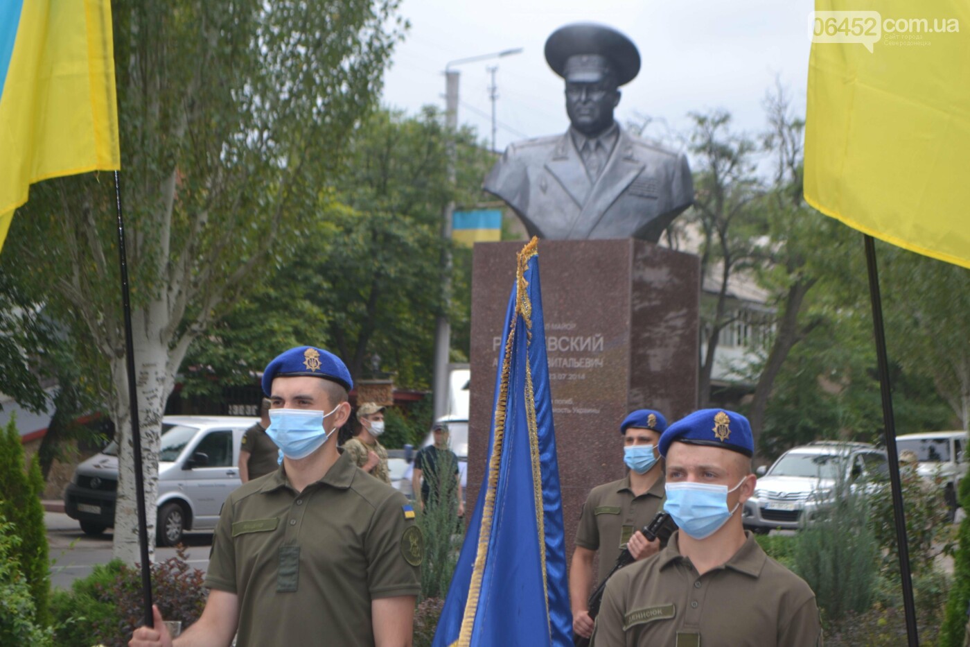 В Северодонецке День освобождения города начали с открытия мемориальной доски (фото) , фото-16