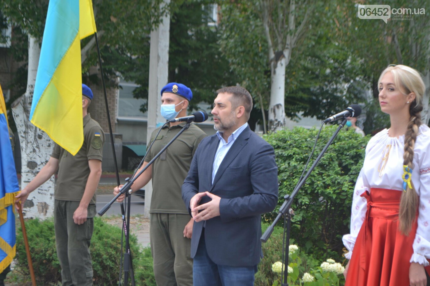 В Северодонецке День освобождения города начали с открытия мемориальной доски (фото) , фото-4