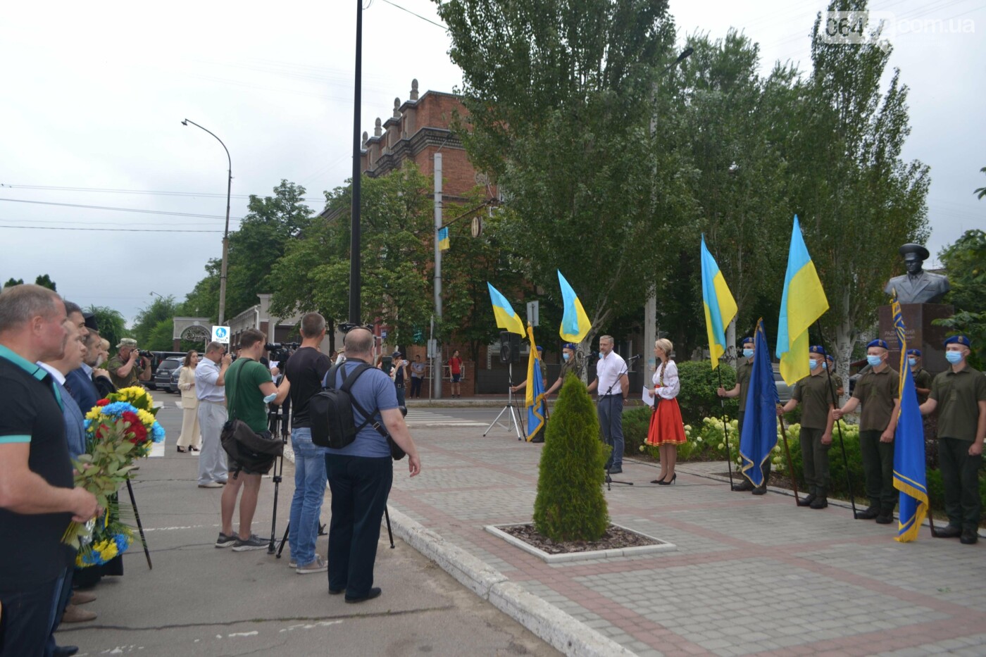 В Северодонецке День освобождения города начали с открытия мемориальной доски (фото) , фото-18