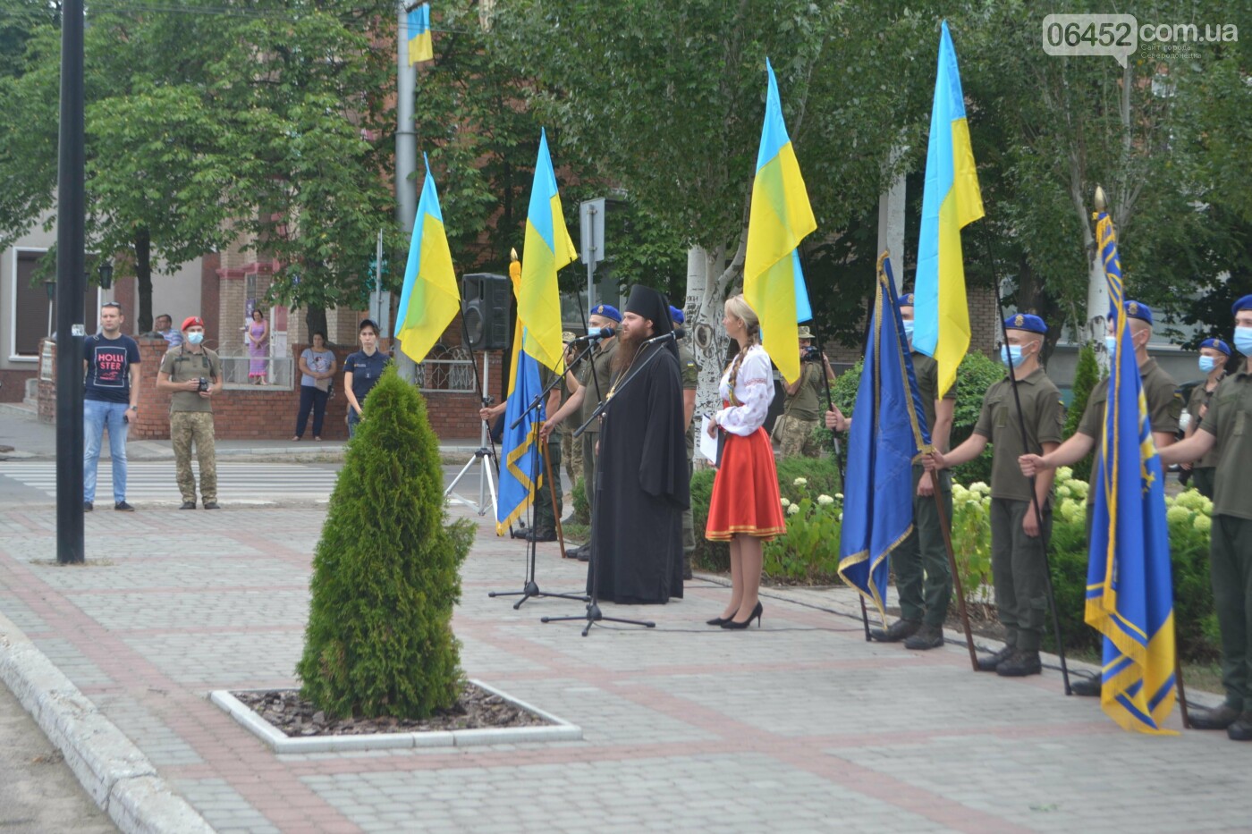 В Северодонецке День освобождения города начали с открытия мемориальной доски (фото) , фото-26