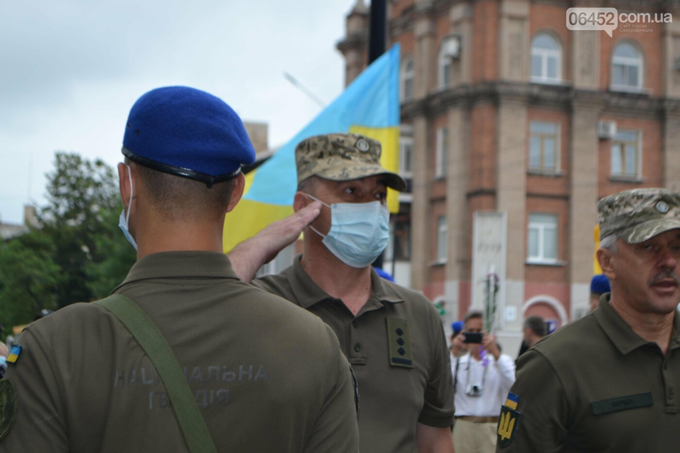В Северодонецке День освобождения города начали с открытия мемориальной доски (фото) , фото-34