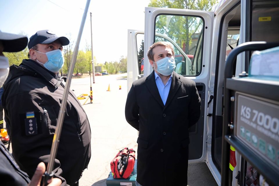 У спасателей Луганщины появился спецавтомобиль, фото-1 У спасателей Луганщины появился спецавтомобиль, фото-1