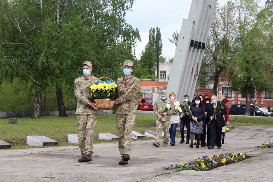 В Северодонецке почтили память жертв Второй мировой войны, фото-1 В Северодонецке почтили память жертв Второй мировой войны, фото-1