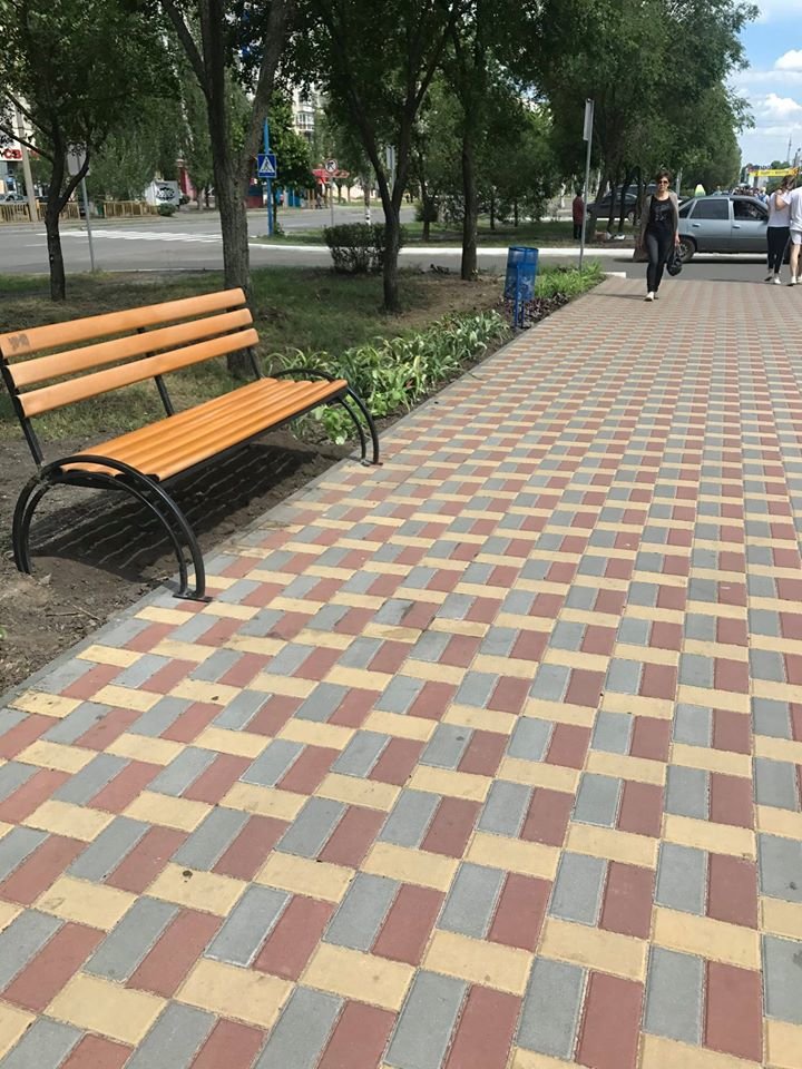 В Северодонецке установили новые лавочки, фото-4 В Северодонецке установили новые лавочки, фото-4