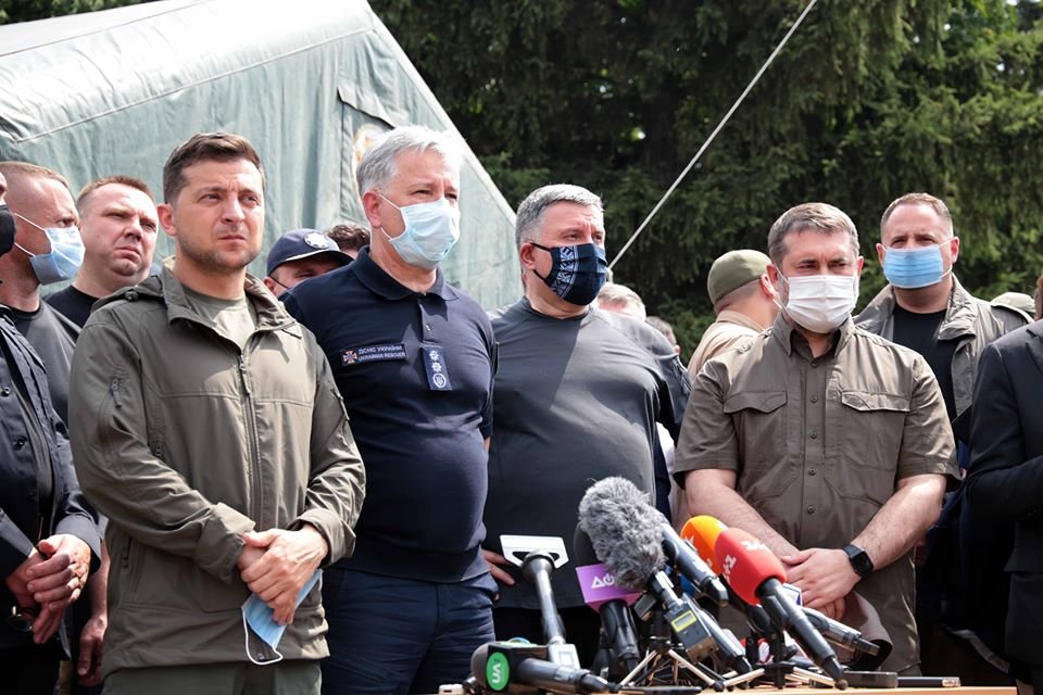 Пострадавшим во время пожара на Луганщине будет выделено по..., фото-1 Пострадавшим во время пожара на Луганщине будет выделено по 300 тысяч гривен, фото-1