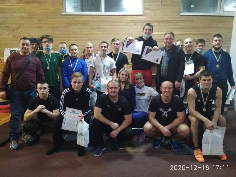 Северодончанин завоевал серебро на соревнованиях по тяжелой..., фото-1 Северодончанин завоевал серебро на соревнованиях по тяжелой атлетике ( фото) , фото-1