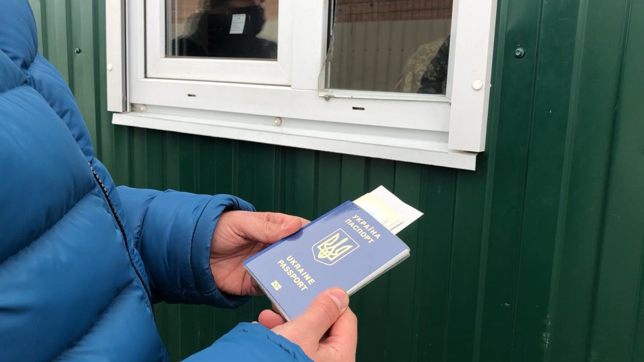 На Луганщине двое мужчин купили фальшивые справки об отсутс..., фото-1 На Луганщине двое мужчин купили фальшивые справки об отсутствии коронавируса, фото-1