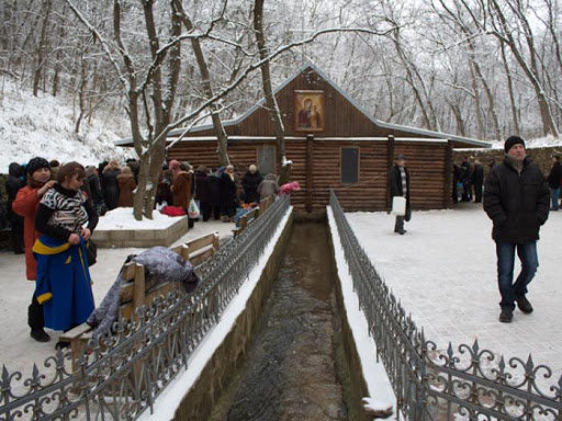Родники Луганщины: 13 мест, где можно набрать чистой воды, фото-11 Родники Луганщины: 13 мест, где можно набрать чистой воды, фото-11