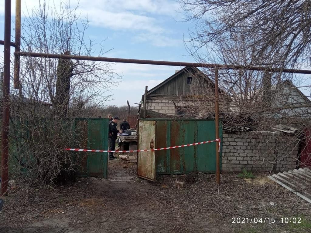 Полицейские на Луганщине случайно обнаружили два трупа в доме бывшего осужденного
