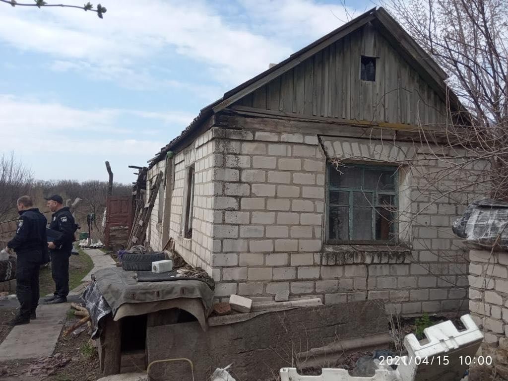 Полицейские на Луганщине случайно обнаружили два трупа в доме бывшего осужденного, фото-3