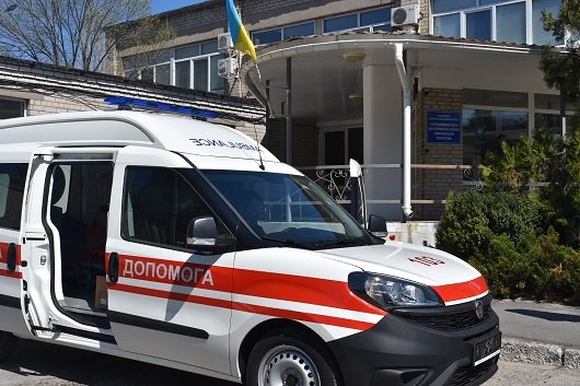 Северодонецка больница пополнилась собственным спецавтомобилем скорой помощи