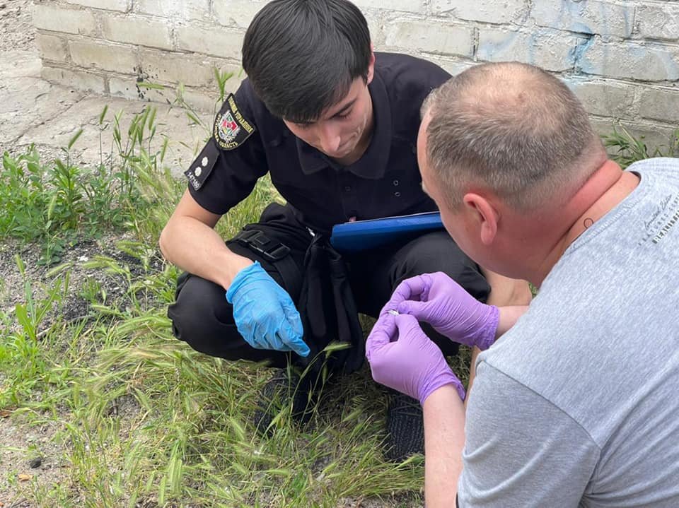 В Северодонецке женщина напала на полицейского с ножом , фото-3 В Северодонецке женщина напала на полицейского с ножом , фото-3