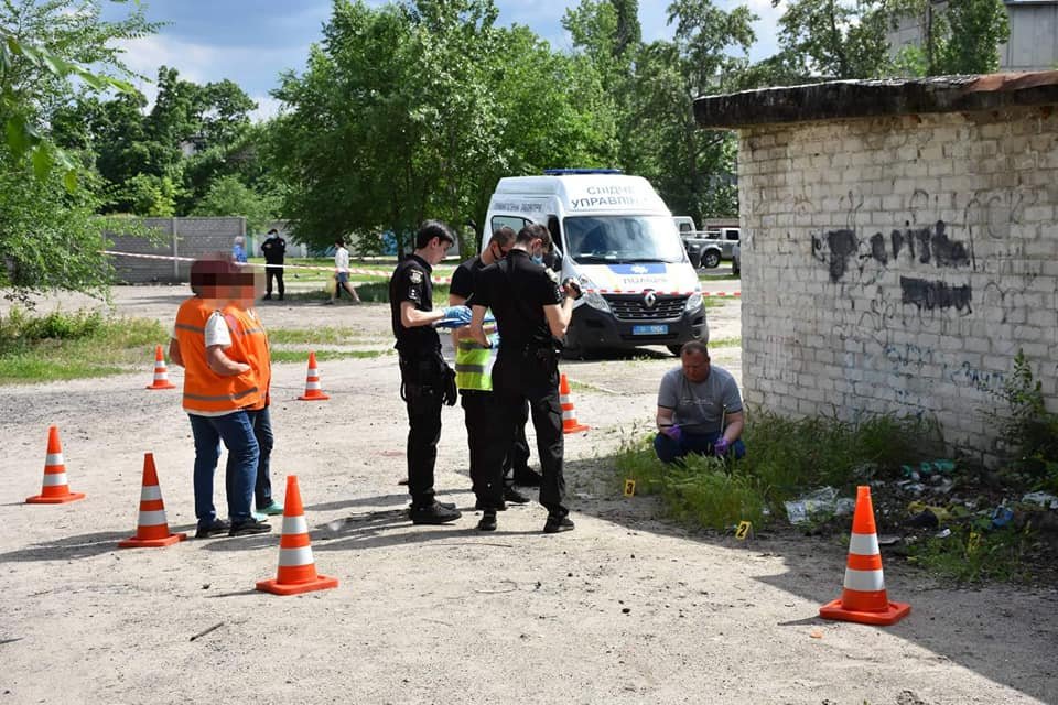 В Северодонецке женщина напала на полицейского с ножом , фото-1 В Северодонецке женщина напала на полицейского с ножом , фото-1