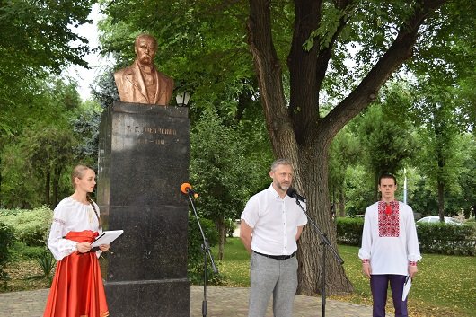 День Конституции в Северодонецке: церемония возложения цветов к памятникам Шевченко и Франко, фото-8