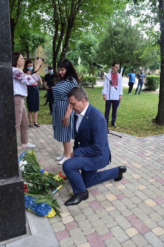 День Конституции в Северодонецке: церемония возложения цветов к памятникам Шевченко и Франко, фото-16