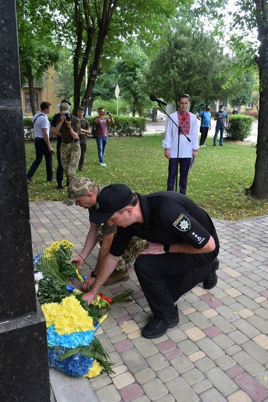 День Конституции в Северодонецке: церемония возложения цветов к памятникам Шевченко и Франко, фото-15