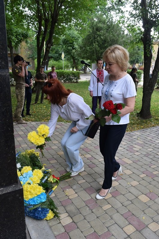 День Конституции в Северодонецке: церемония возложения цветов к памятникам Шевченко и Франко, фото-17