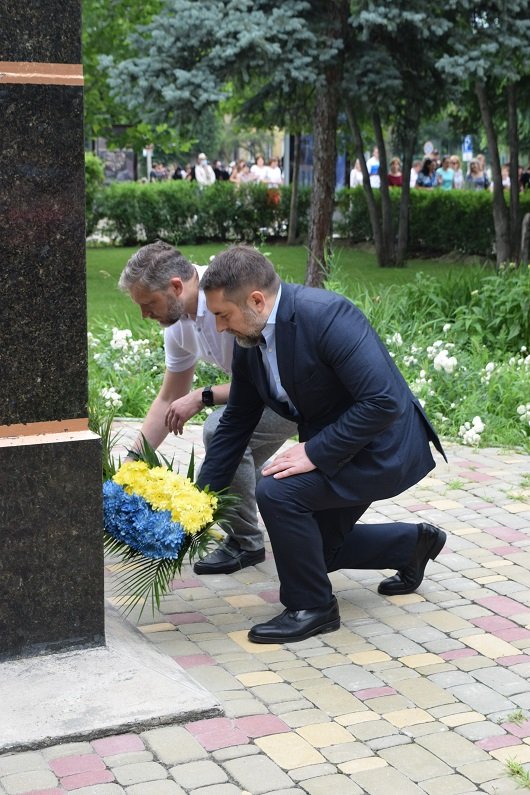 День Конституции в Северодонецке: церемония возложения цветов к памятникам Шевченко и Франко, фото-12