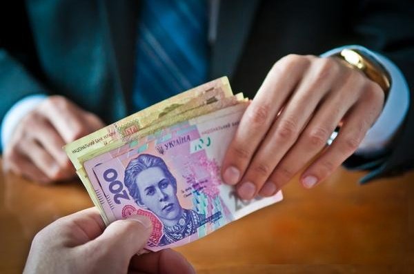 За взятку задержан доцент факультета ВНУ им. Даля За взятку задержан доцент факультета ВНУ им. Даля , Вадим Максимов