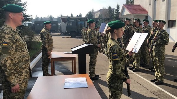 Погранотряд Лисичанска принял новобранцев