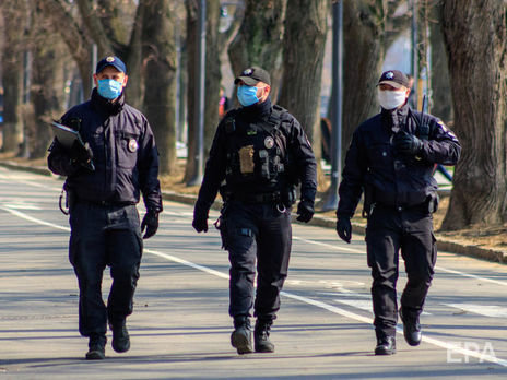 В Северодонецке полиция проводит профилактические беседы с горожана... В Северодонецке полиция проводит профилактические беседы с горожанами