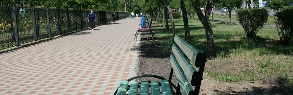 В Северодонецке установили новые лавочки В Северодонецке установили новые лавочки