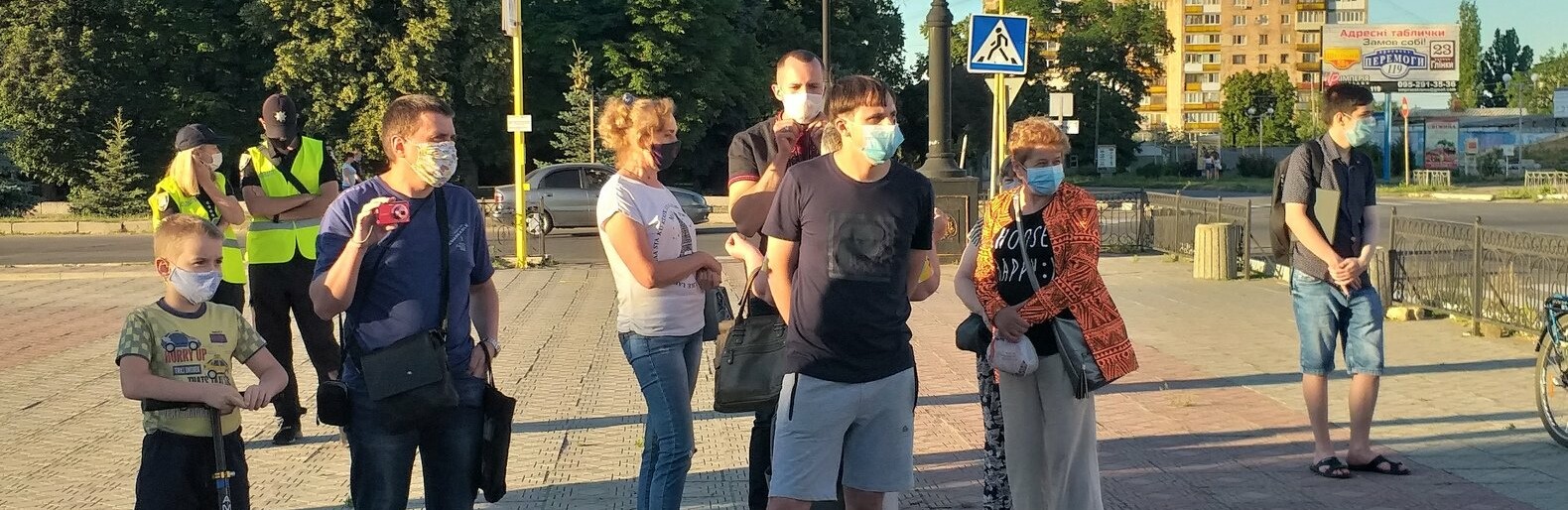 В Лисичанске состоялся митинг против бездеятельности городской влас... В Лисичанске состоялся митинг против бездеятельности городской власти, Антон Малиновский