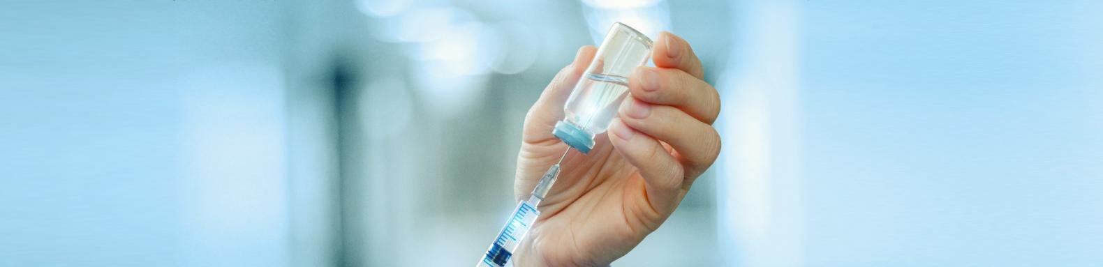 МОЗ Украины назвали и опровергли популярные фейки о COVID-вакцинации
