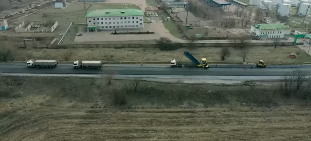 На Луганщине ремонтируют стратегически важную дорогу 