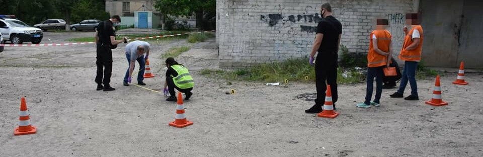 В Северодонецке женщина напала на полицейского с ножом В Северодонецке женщина напала на полицейского с ножом