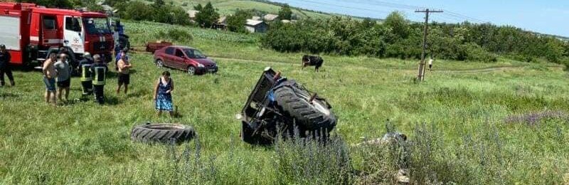 Поезд протаранил трактор: на Луганщине произошло смертельное ДТП 