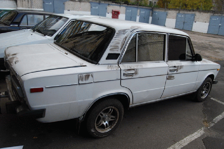 Около двухсот автомобилей